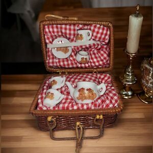 VINTAGE Teddy Bear Wicker Tea Set